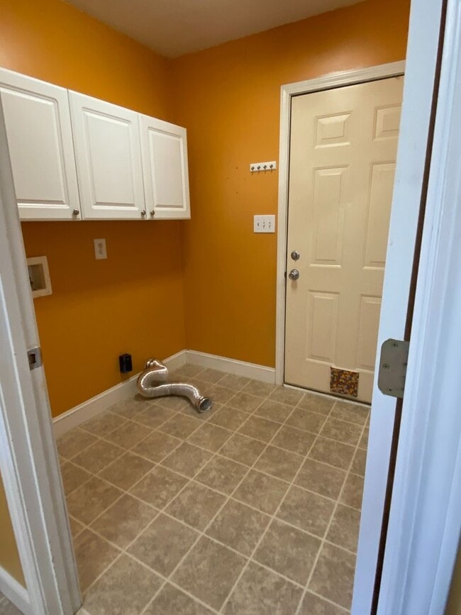 Building Photo - 4958 Water Wheel Dr