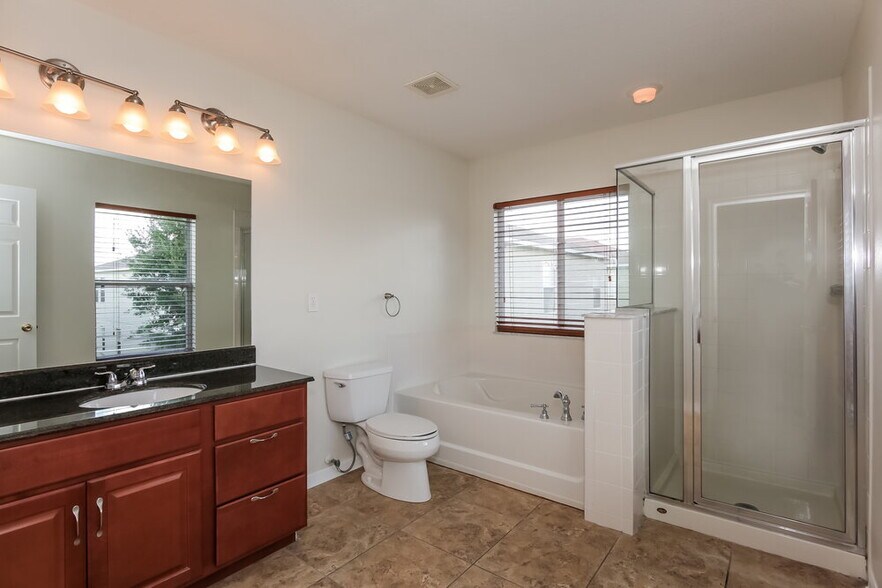 Building Photo - 9322 Zincoe Ln