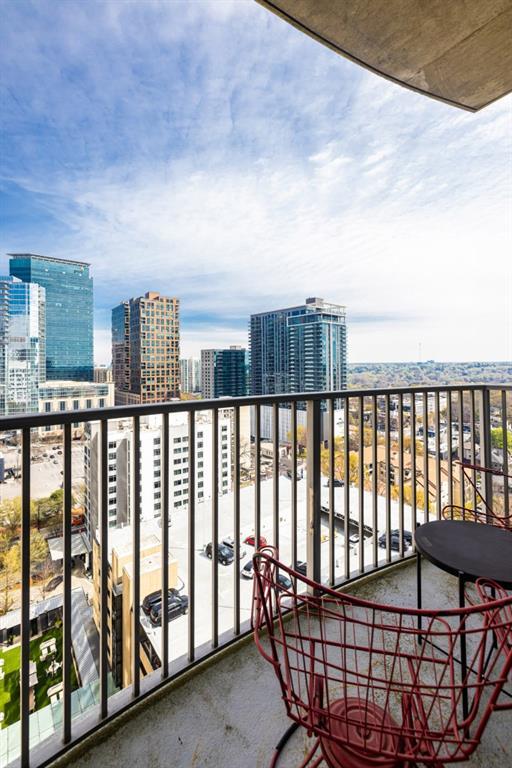 Building Photo - 943 Peachtree St NE