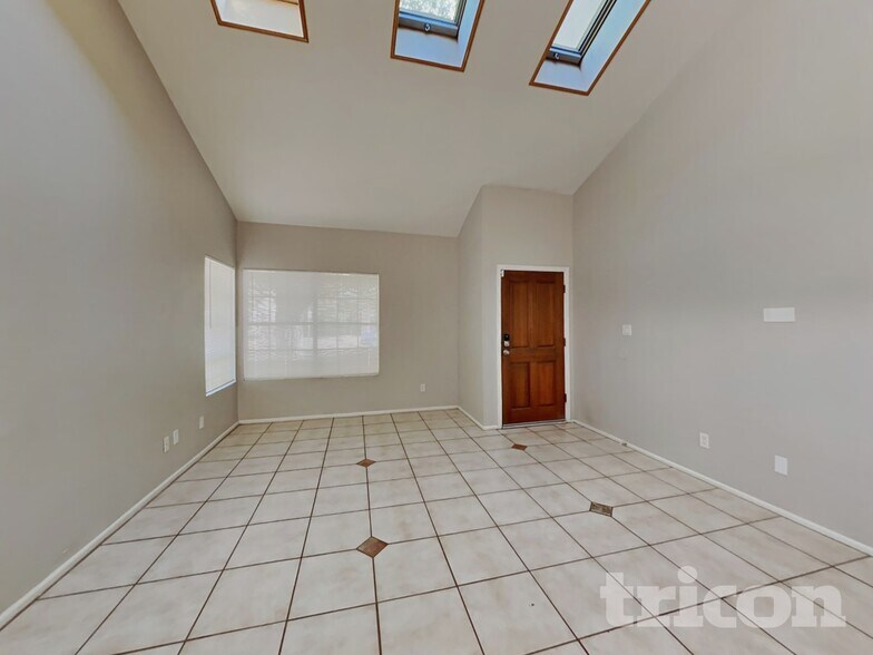 Building Photo - 5214 E Fountain St