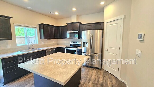 Building Photo - 6524 Yorktown Pl NE