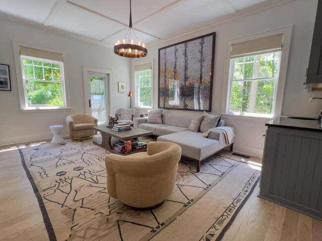 Building Photo - 118 Water Mill Towd Rd