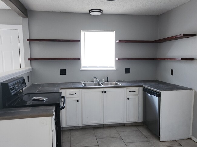 Building Photo - 4113 Bonaparte Blvd