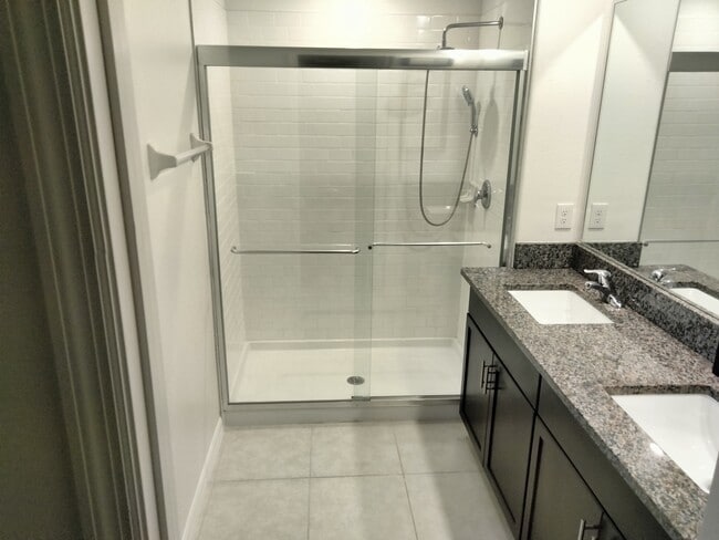 Master bathroom - 3186 Oyster Cove St