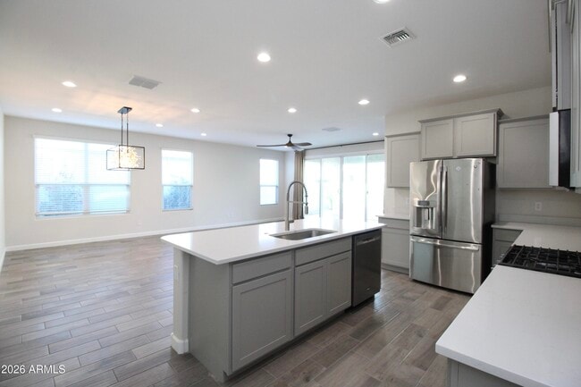 Building Photo - 38184 W Santa Monica Ave