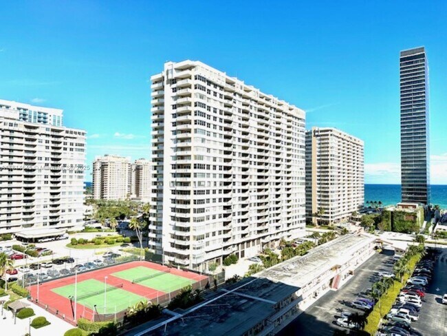 Building Photo - 2017 S Ocean Dr