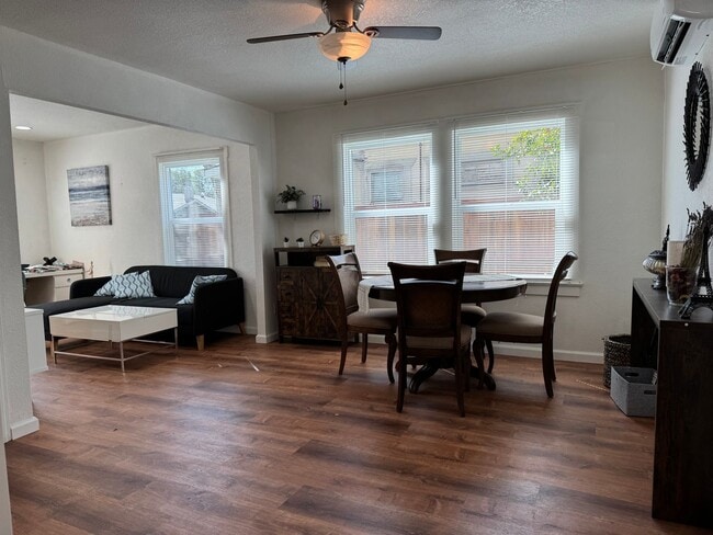 Building Photo - Downtown Sacramento 2 Bedroom, 1 Bath 850 sqft. Townhome for Lease.