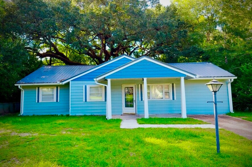 Primary Photo - 4108 Ridgedale Rd
