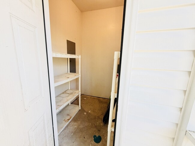 Building Photo - 207 Ivy Park Ln