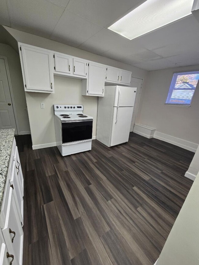 Building Photo - 5301 Alfred Ave