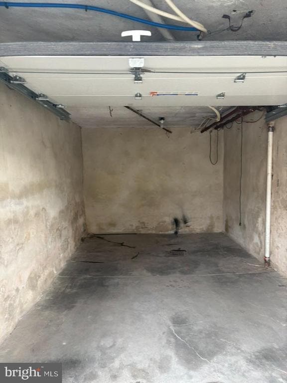 Building Photo - 6714 Woolston Ave