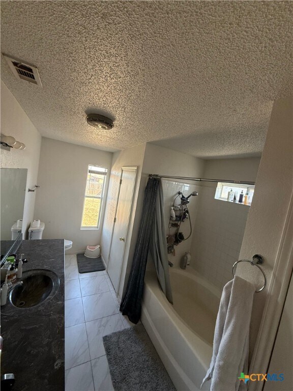 Building Photo - 4603 Lloyd Dr