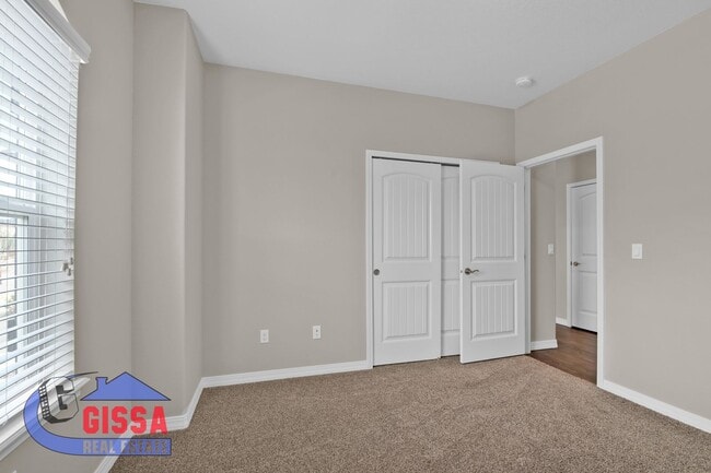 Building Photo - Beautiful home with 5 bedrooms, 4 bathroom...