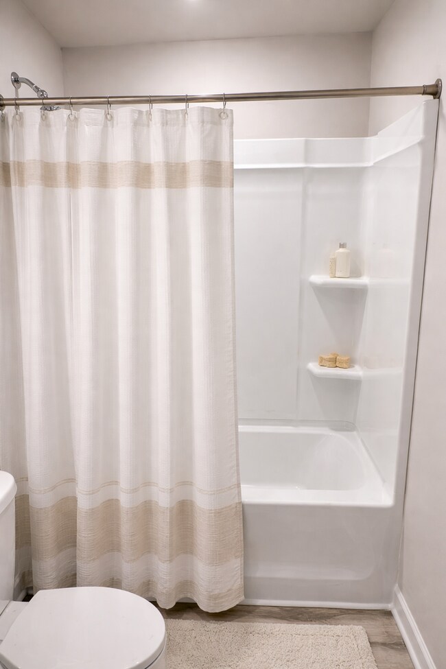 Building Photo - Beautiful 3BR 2.5BA Home w/ Full Appliance Kitchen • Garage Parking in Shelby