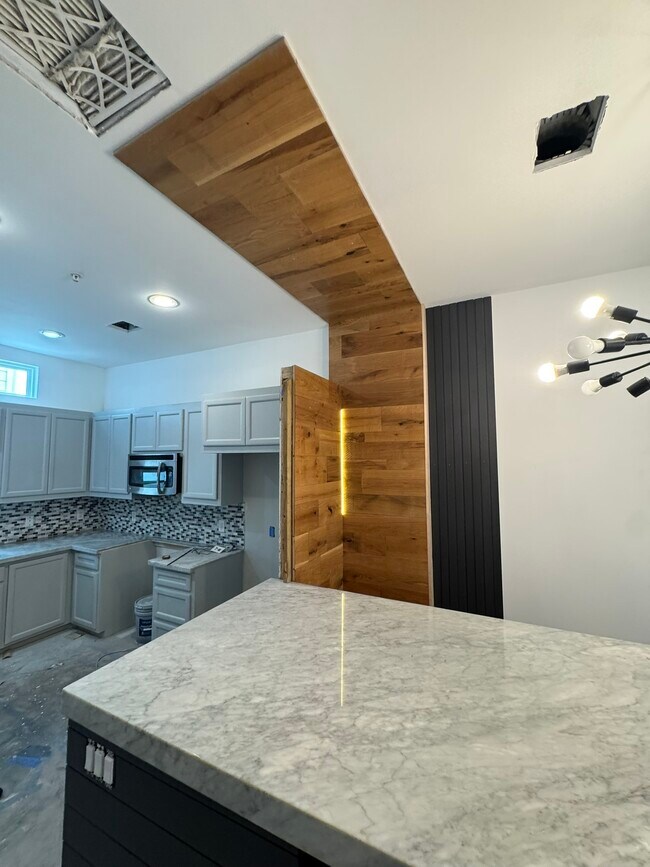 Building Photo - 2710 Hullsmith Dr