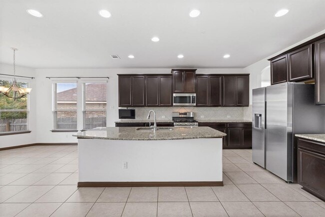 Building Photo - 221 Mandana St