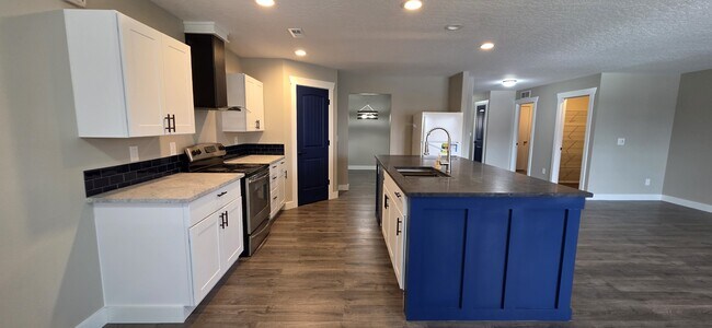 Building Photo - 157 E Murtaugh Lake Dr