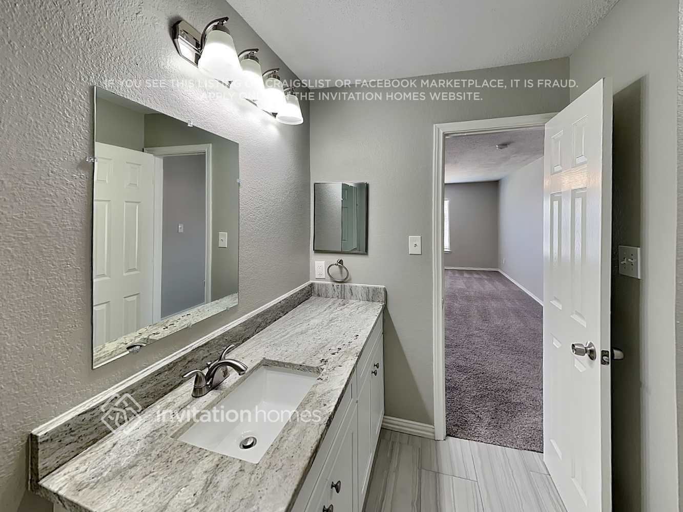 Building Photo - 12002 Peachtree Ln