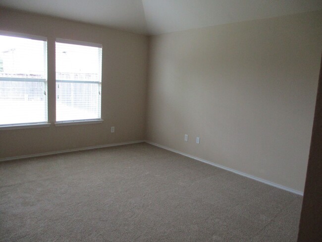 Building Photo - $1950 / 3br – 1835 ft2 - 3/2/2 w/Office re...