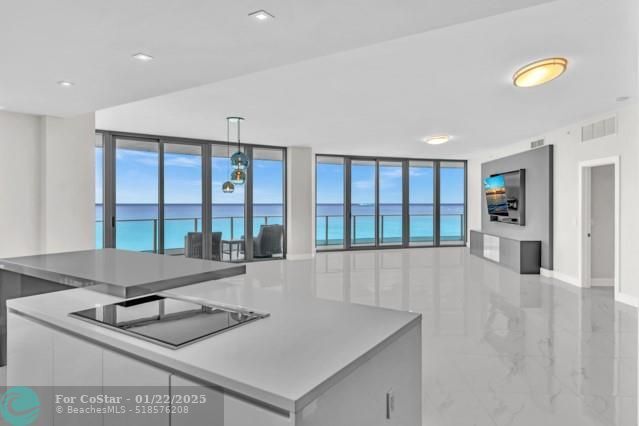 Building Photo - 701 S Fort Lauderdale Beach Blvd