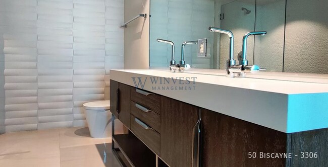 Building Photo - 50 Biscayne-3306