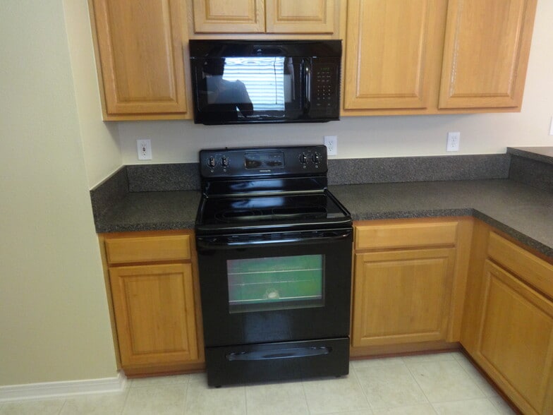 Building Photo - 7652 Vandalay Dr
