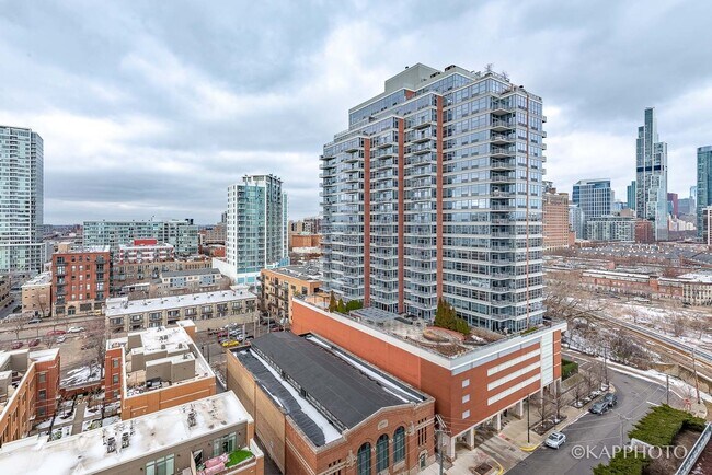 Building Photo - 1629 S Prairie Ave