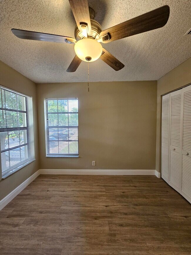 Building Photo - 2950 Olivewood Terrace
