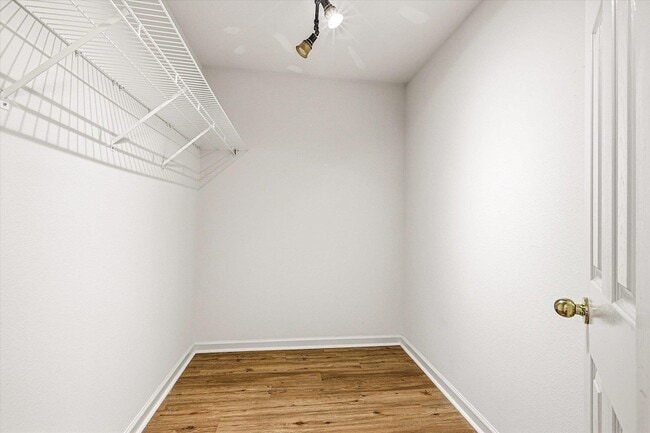 Building Photo - 335 Dreadnaught Ct