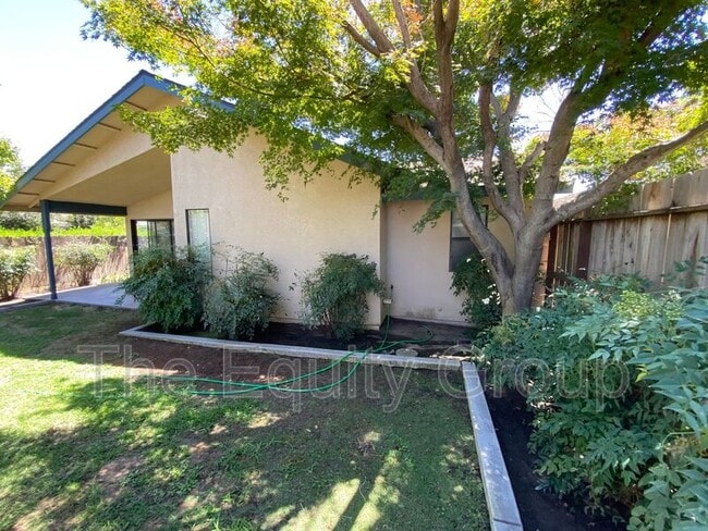 Building Photo - 1348 E Ferguson Ct
