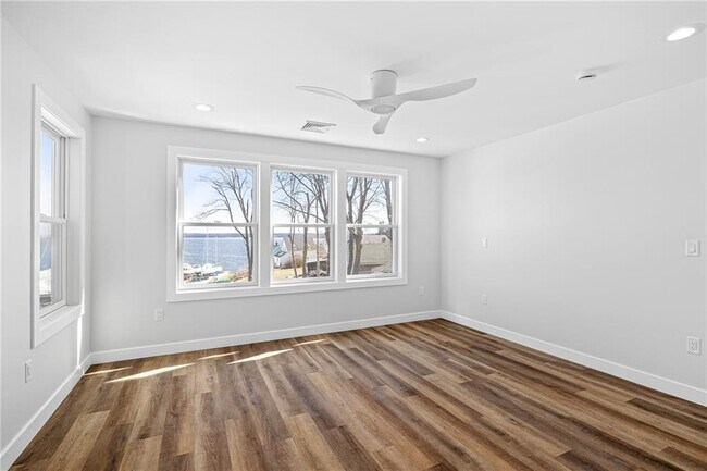 Building Photo - 47 Arnolds Neck Dr