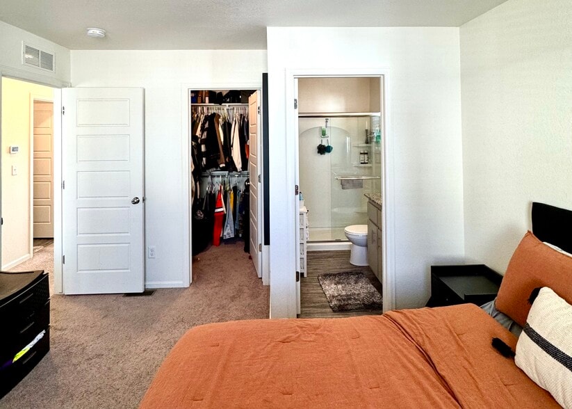 Building Photo - 18261 E 51st Ave