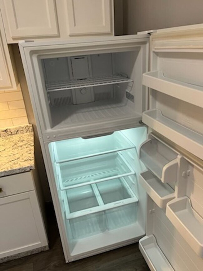 Building Photo - One Bedroom Westside Saint Paul Apartment