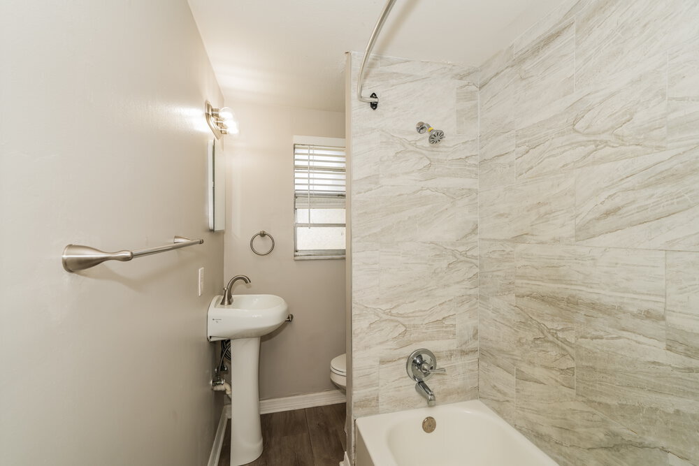 Building Photo - 2014 E Humphrey St