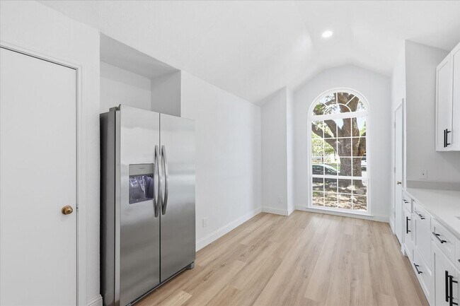 Building Photo - 8812 Sabinas Trail
