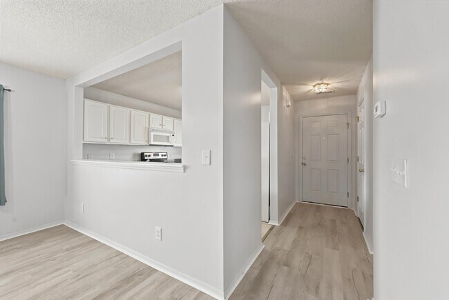 Building Photo - 914 Bur Oak Ct