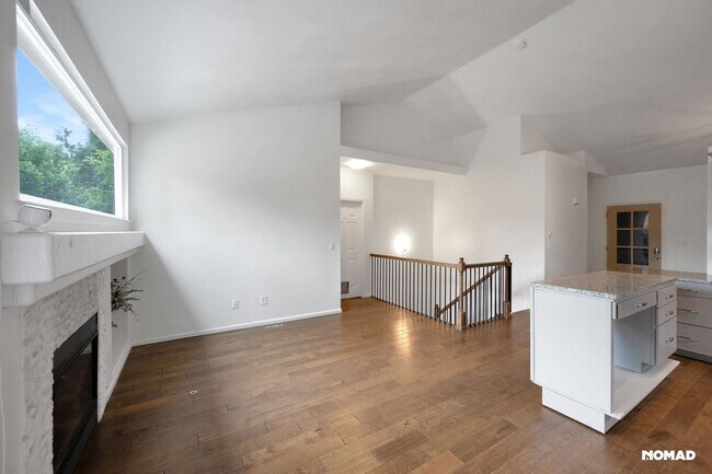 Building Photo - Beautiful 4BR House in Centennial