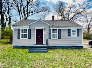 Building Photo - Section 8 Welcomed