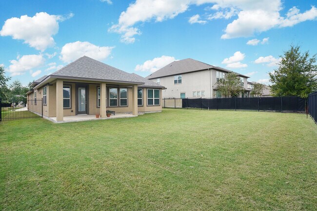 Building Photo - 8007 Cibolo Valley