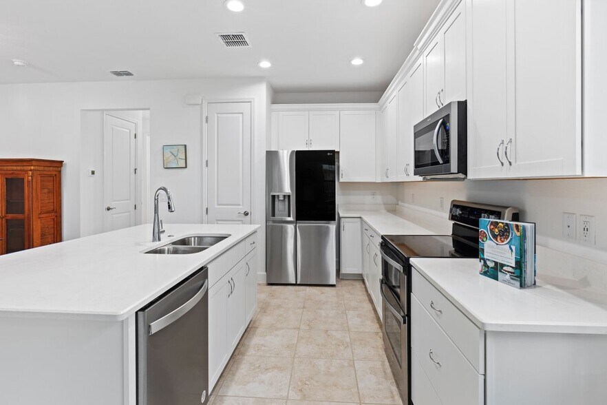 Building Photo - 531 Daiquiri Pl