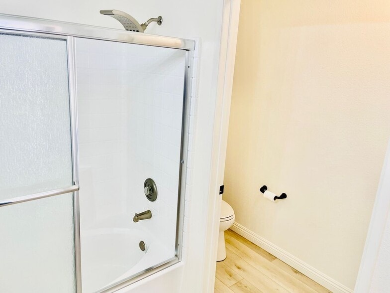 Building Photo - 515 Lands End Way