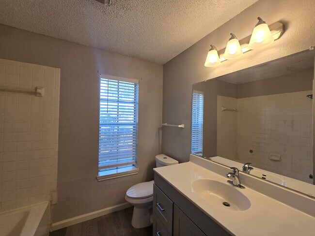 Building Photo - 4304 Duval Rd