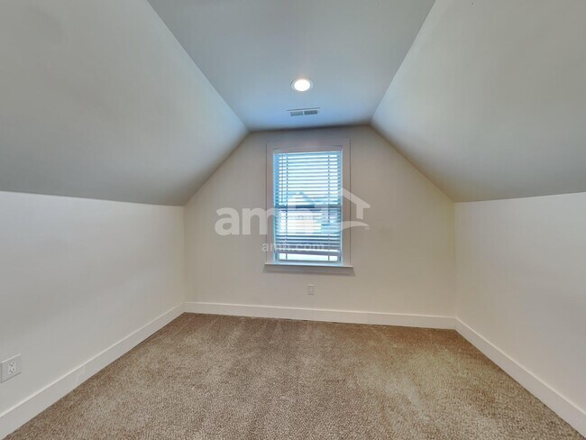 Building Photo - 430 Risen Star Dr