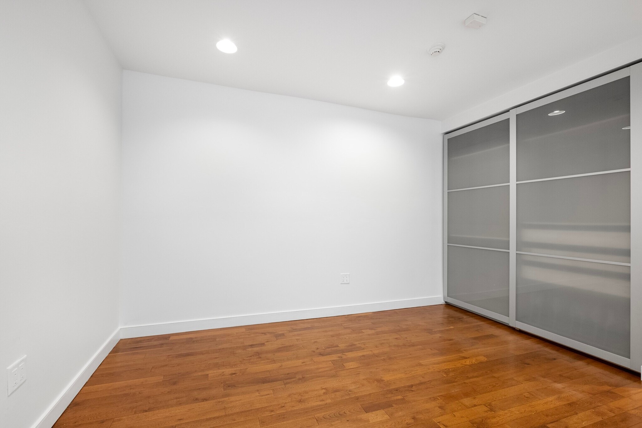 Building Photo - 532 S 15th St