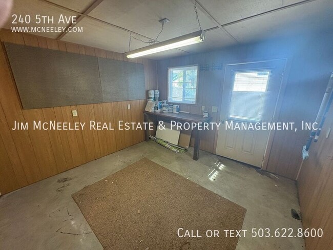 Building Photo - 240 5th Ave