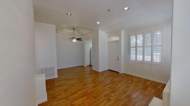 Building Photo - 1807 Ladrillo Aisle