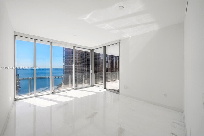 Building Photo - 300 Biscayne Blvd Way