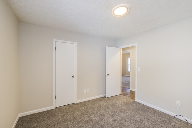 Building Photo - Fantastic 3bd/2ba home! Let yourself in!