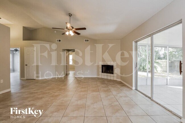 Building Photo - 3414 Cove Ct W