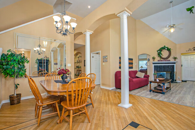 Building Photo - 9503 Legend Isle Dr